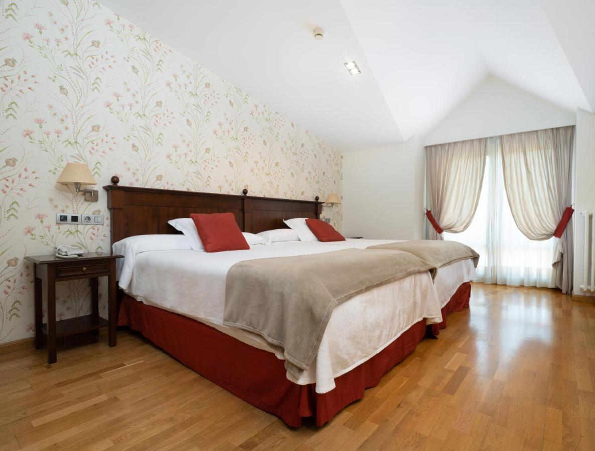 Hotel Villa Virginia Sabinanigo Luaran gambar